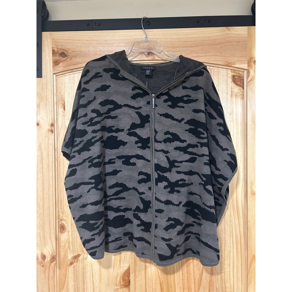 Tahari Poncho Sweater S/M Hooded Full Zip Camo Pattern Relaxed Fit